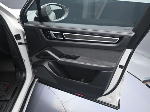 Used 2021 Porsche Cayenne GTS image 37