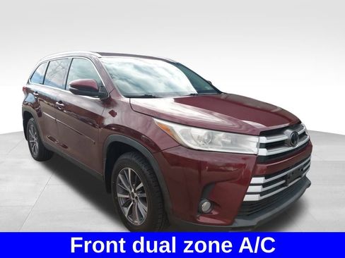 Used 2019 Toyota Highlander XLE image 6