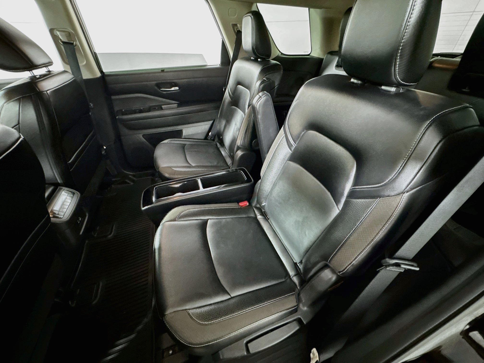 Used 2024 Nissan Pathfinder SL w/ SL Premium Package AWD/4WD image 23