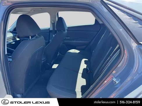 Used 2023 Hyundai Elantra SEL w/ Preferred Accessory Package FWD image 15