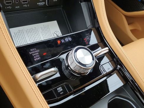 New 2025 Jeep Grand Cherokee Summit image 13