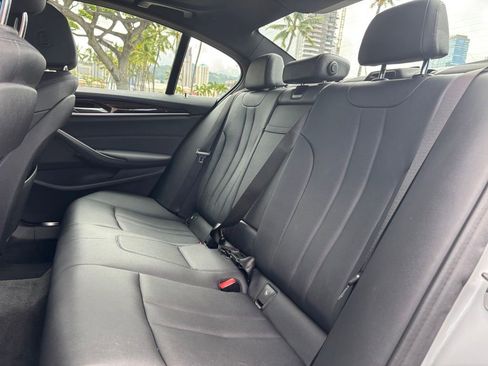 Used 2019 BMW 530e w/ Convenience Package RWD image 10