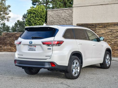 Used 2015 Toyota Highlander Limited Platinum image 6