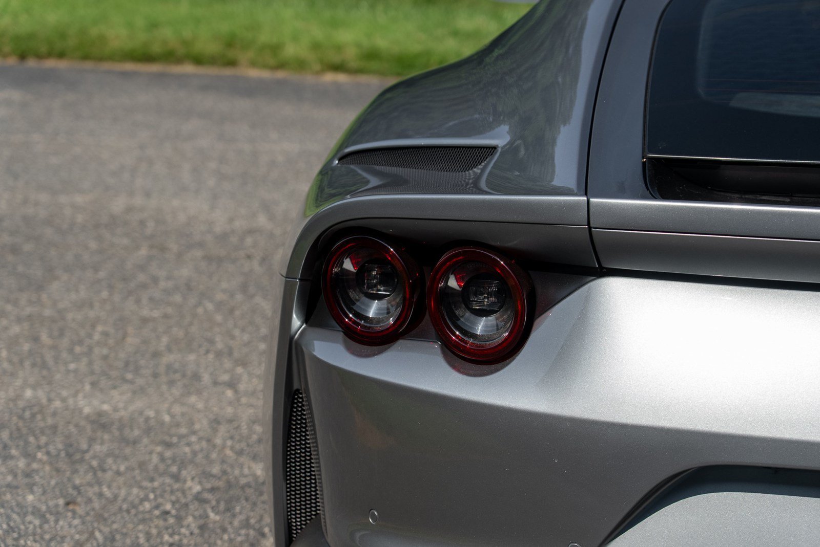 Used 2020 Ferrari 812 Superfast RWD image 13