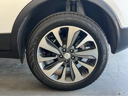 Used 2021 Buick Encore Preferred w/ Safety Package II AWD/4WD image 12