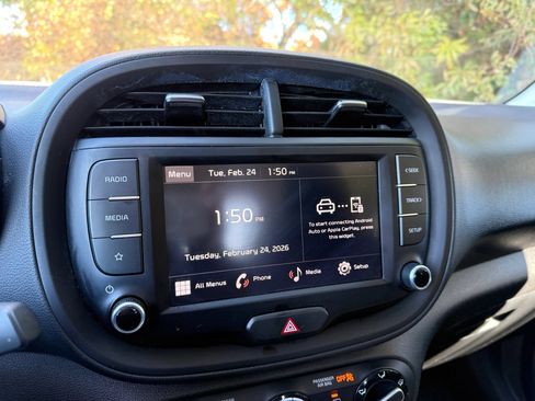 Used 2024 Kia Soul LX w/ Option Group 015 FWD image 32
