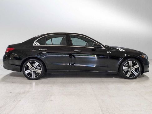 Used 2025 Mercedes-Benz C 300 4MATIC Sedan image 3