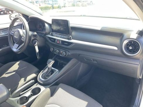 Used 2024 Kia Forte LXS FWD image 27