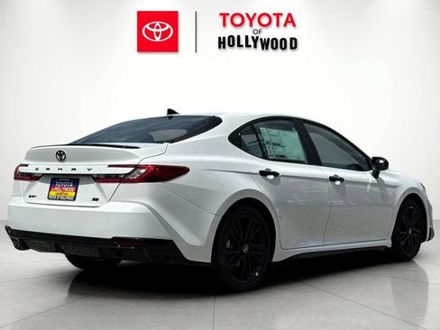 New 2026 Toyota Camry Hybrid FWD image 4