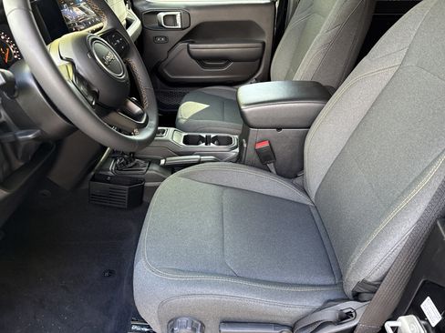 Used 2024 Jeep Wrangler Sport S image 9