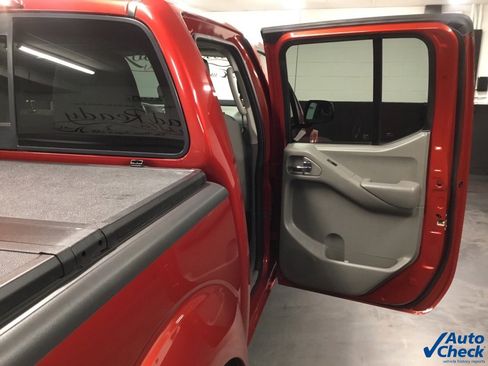 Used 2017 Nissan Frontier SV image 35