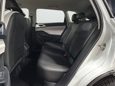 New 2026 Volkswagen Taos SE AWD/4WD image 31