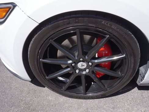 Used 2017 Ford Mustang GT RWD image 11