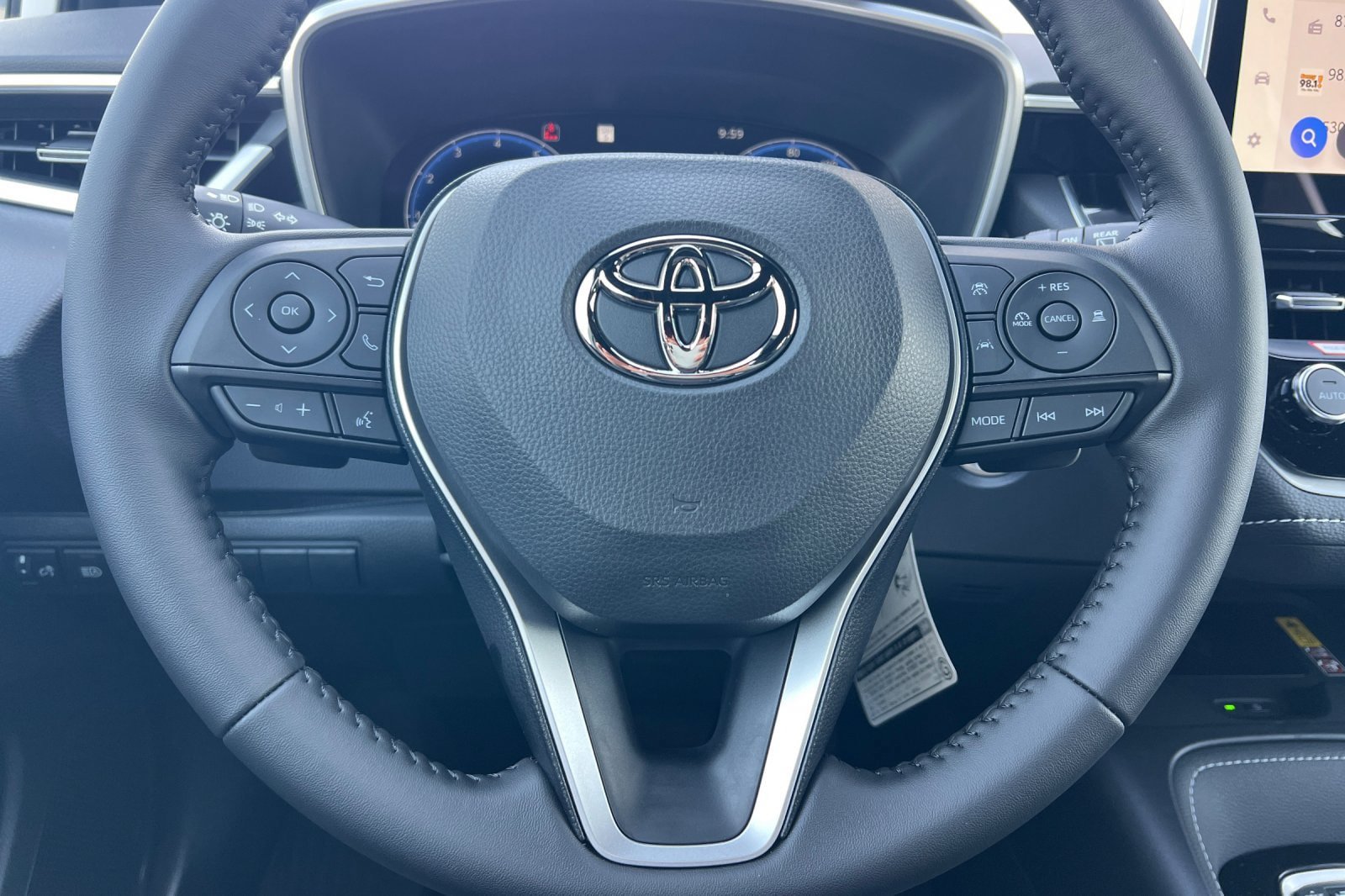 Used 2027 Toyota Corolla SE w/ SE Premium Package FWD image 24