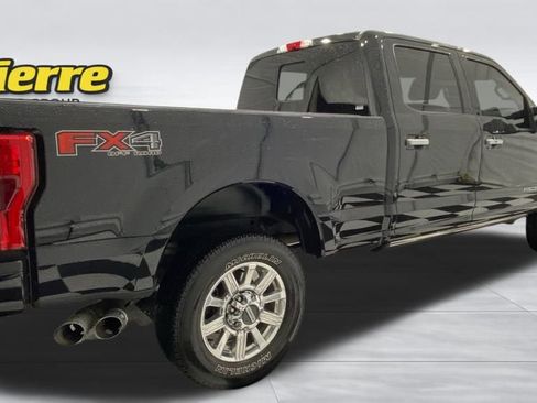 Used 2019 Ford F350 Limited image 5