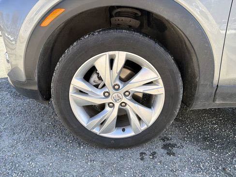 Used 2025 Buick Encore GX Preferred AWD/4WD image 10