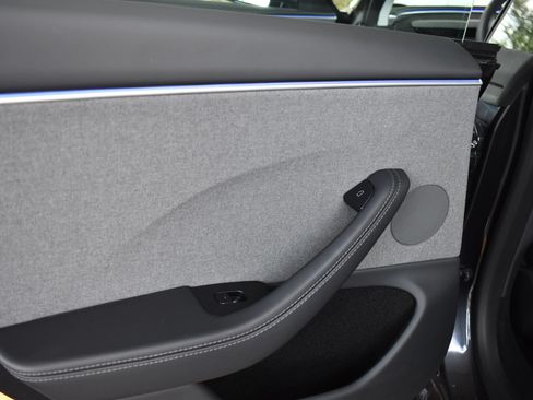 Used 2025 Tesla Model 3 RWD image 18