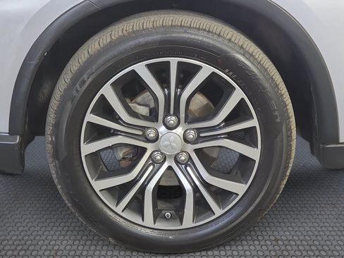 Used 2016 Mitsubishi Outlander ES AWD/4WD image 24