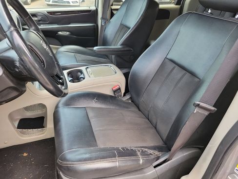 Used 2019 Dodge Grand Caravan SXT FWD image 10