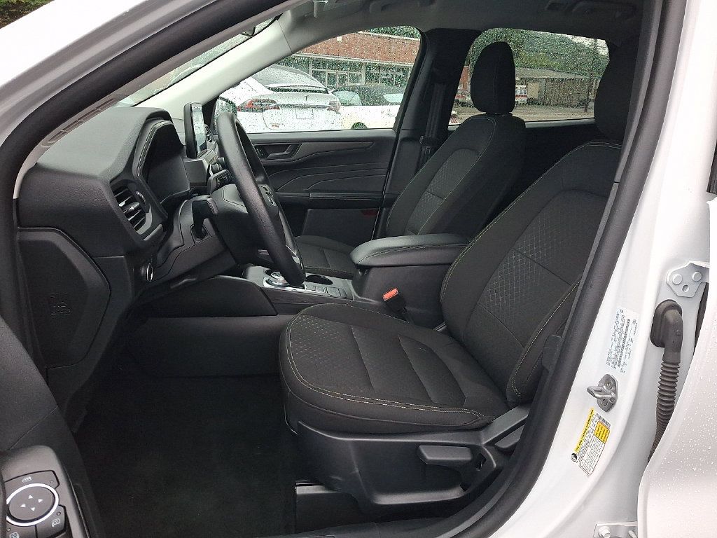 Used 2025 Ford Escape Active AWD/4WD image 13