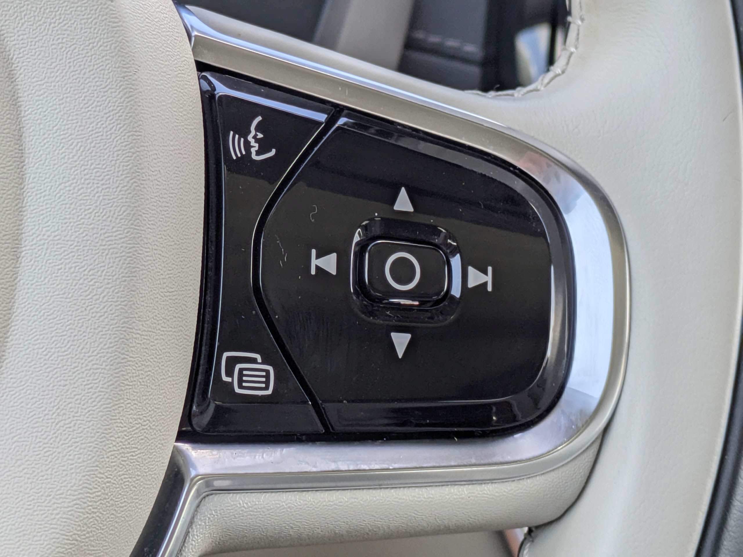 Used 2019 Volvo XC60 T5 Inscription w/ Protection Package AWD/4WD image 26