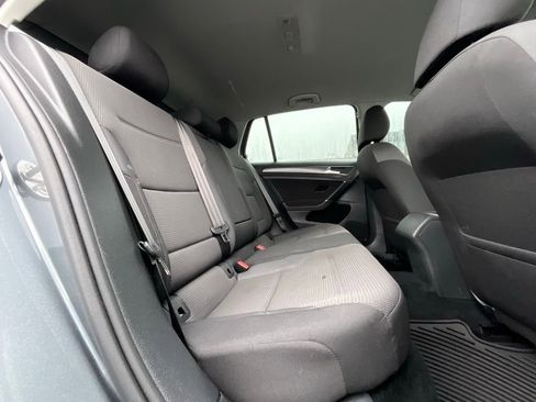 Used 2021 Volkswagen Golf 4-Door image 14