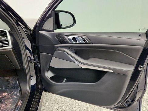 Used 2021 BMW X5 M50i AWD/4WD image 26