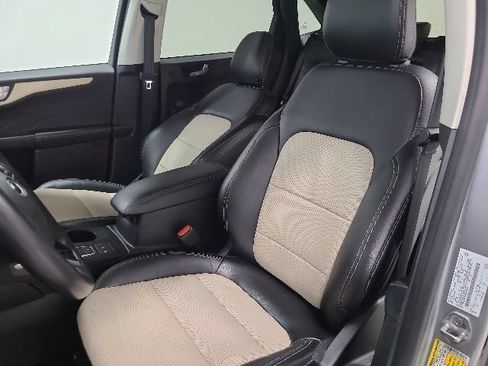Used 2022 Ford Escape Titanium w/ Titanium Elite Package AWD/4WD image 18