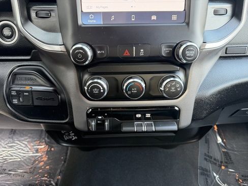 Used 2024 RAM 3500 Big Horn image 22