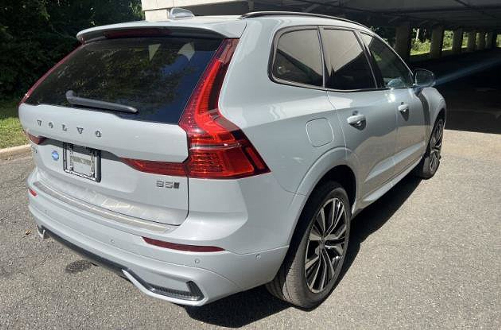 Certified 2024 Volvo XC60 B5 Plus w/ Protection Package Premier AWD/4WD image 6