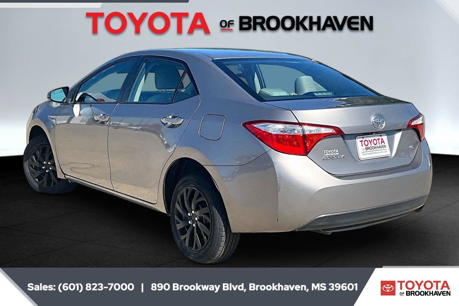 Used 2015 Toyota Corolla FWD image 2