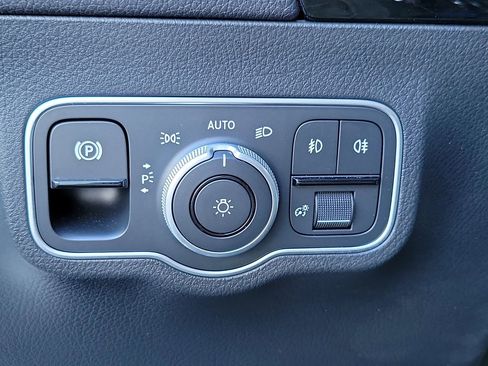 Certified 2025 Mercedes-Benz GLA 250 image 25