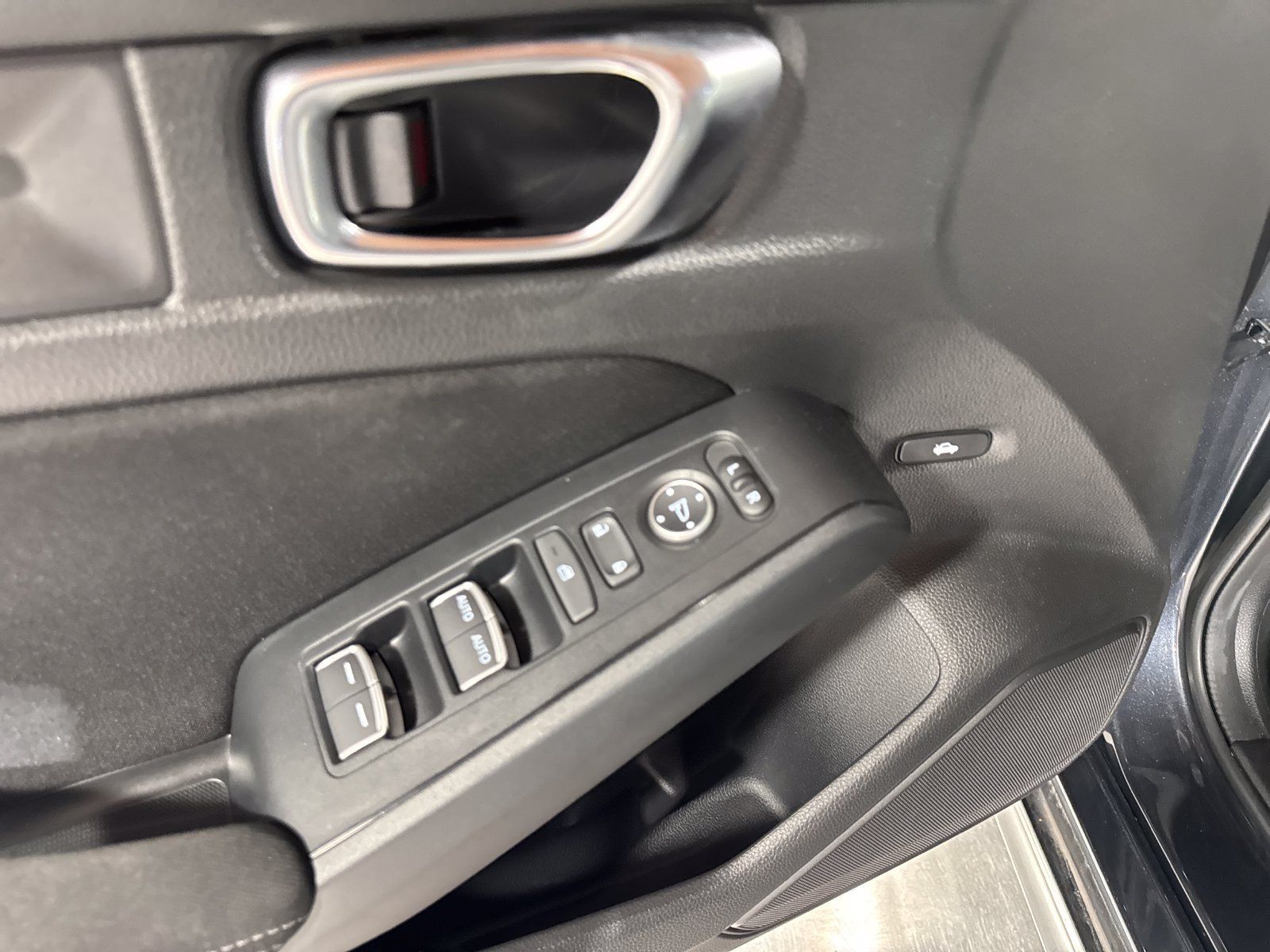 Used 2025 Honda Civic Sport image 16