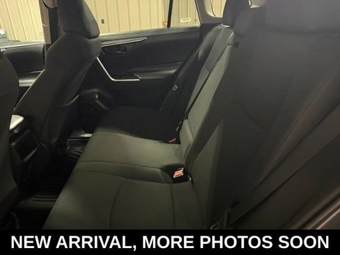 Used 2021 Toyota RAV4 LE FWD image 17