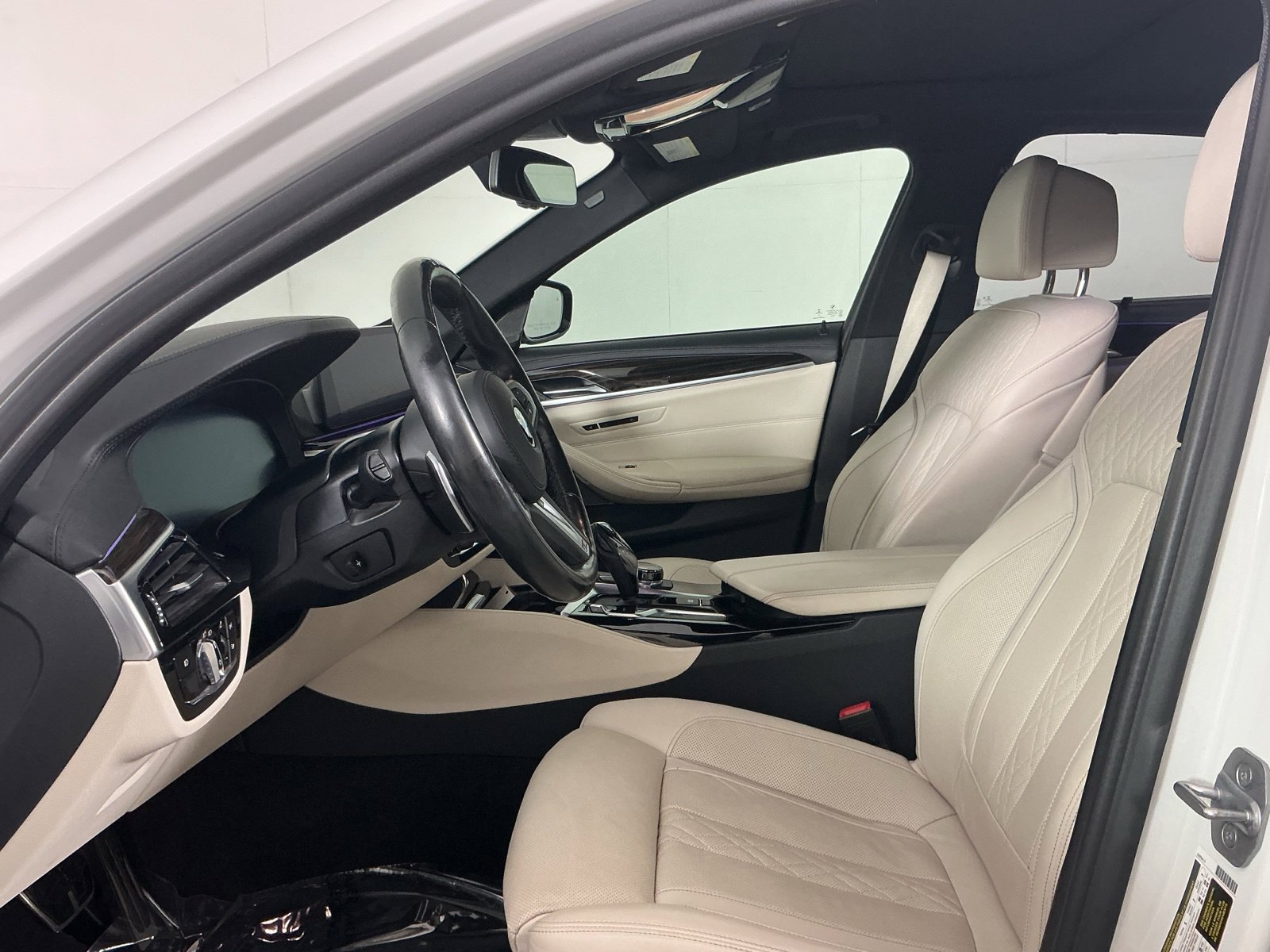 Used 2019 BMW 540i xDrive w/ M Sport Package AWD/4WD image 11