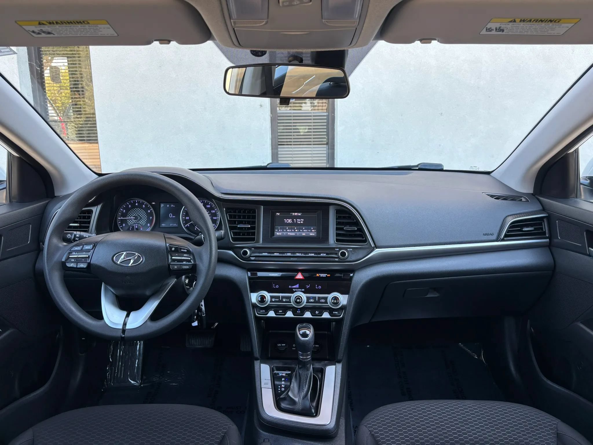 Used 2020 Hyundai Elantra SE w/ Cargo Package (C1) FWD image 16