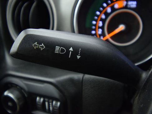 Used 2022 Jeep Wrangler Sport image 35