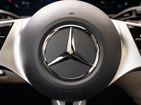 Used 2025 Mercedes-Benz C 300 4MATIC Sedan image 27