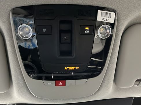 Used 2024 Kia Niro EX Touring FWD image 31