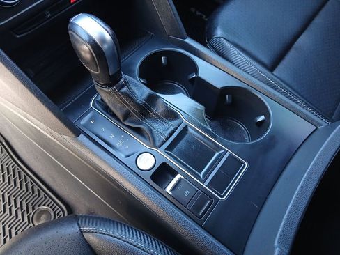 Used 2022 Volkswagen Atlas Cross Sport SE image 24