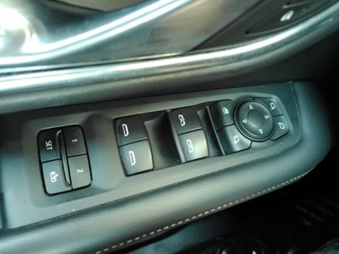 Used 2021 GMC Yukon SLT w/ SLT Luxury Package RWD image 39