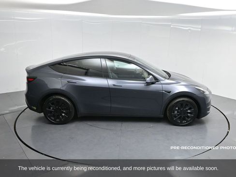 Used 2023 Tesla Model Y Long Range image 46