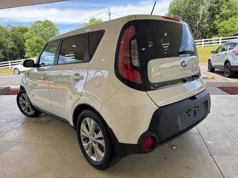 Used 2015 Kia Soul + FWD image 8