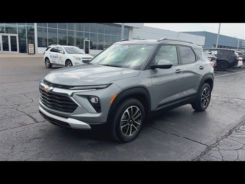 Certified 2024 Chevrolet TrailBlazer LT w/ Convenience Package FWD image 4