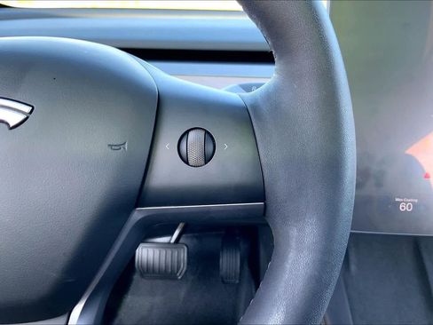 Used 2023 Tesla Model 3 Standard Range image 23