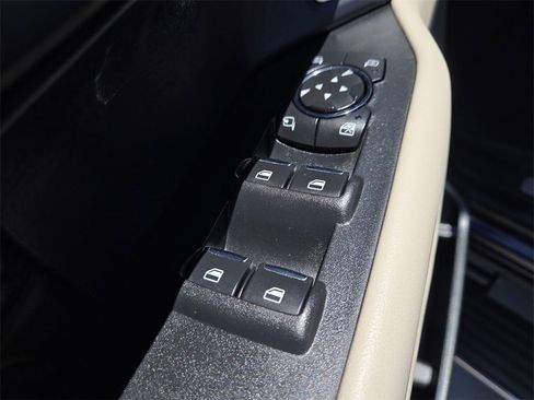 Used 2021 Ford Expedition Platinum image 34