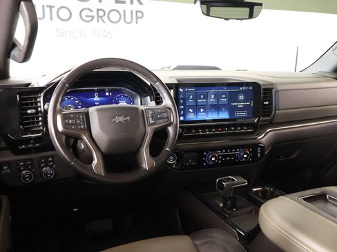 Used 2022 Chevrolet Silverado 1500 ZR2 w/ Technology Package image 2