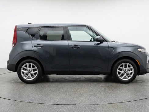 Used 2025 Kia Soul LX w/ LX Technology Package FWD image 11