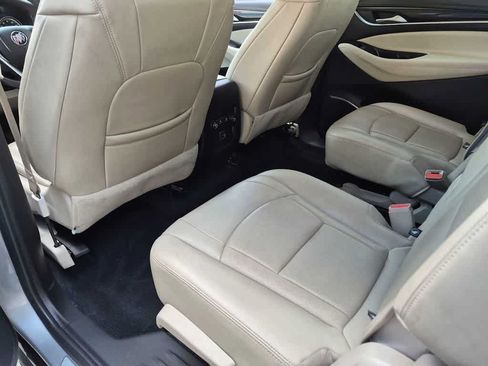 Used 2024 Buick Enclave Essence AWD/4WD image 16