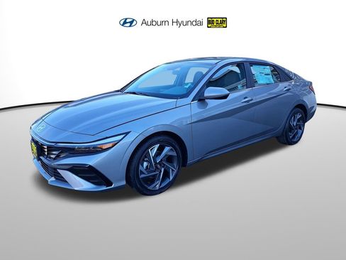New 2025 Hyundai Elantra SEL image 1
